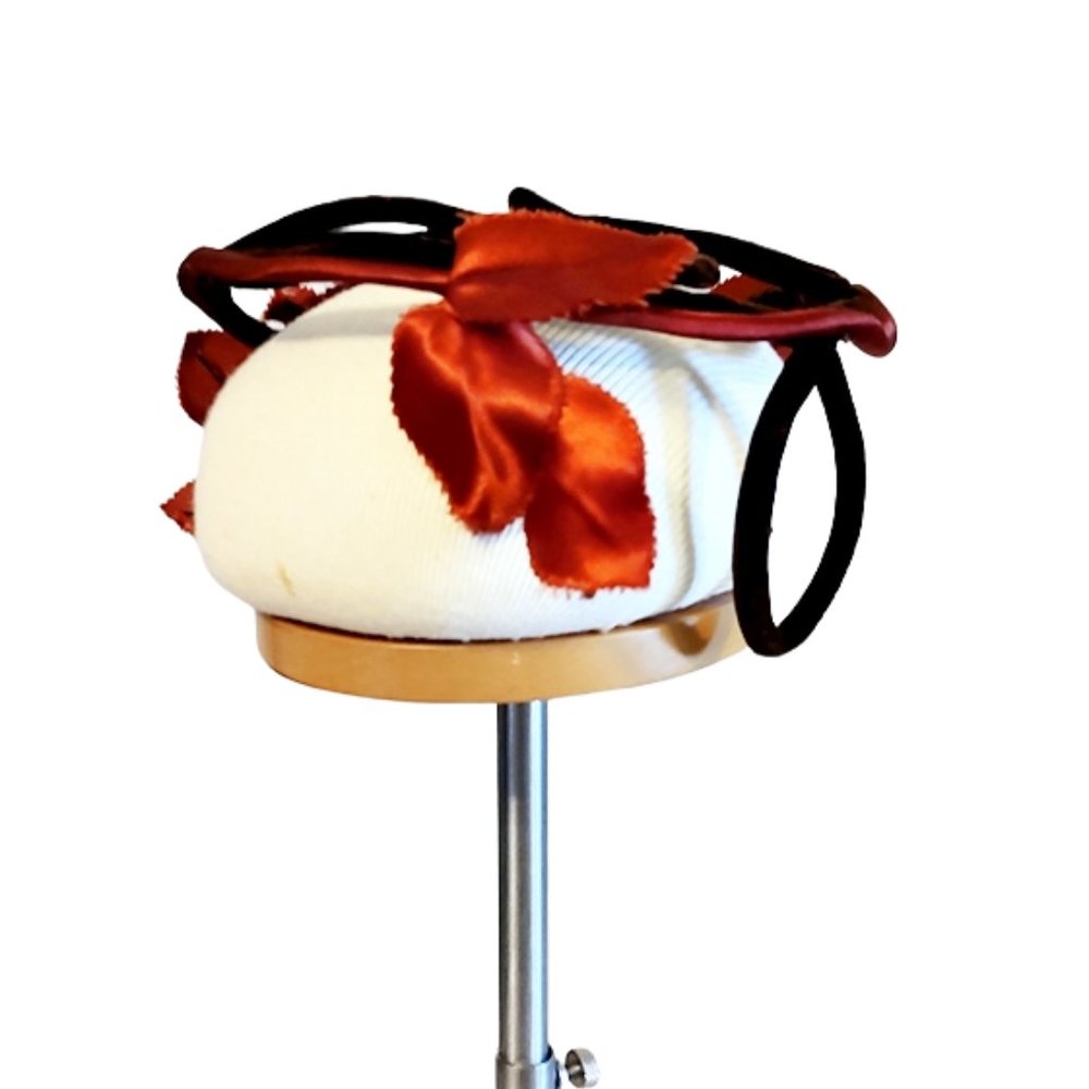 Unique 1950s Vintage Brown Velvet Cocktail Hat With a Large Satin Side Rose - Picture 4 of 6